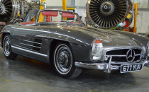 修复的梅赛德斯奔驰300SL Roadster