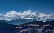 网友质疑梅里雪山景区国道旁修围墙 观景平台付费可赏景