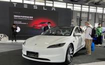 ​特斯拉Model3焕新版亮相 25.99万起 后排有大屏