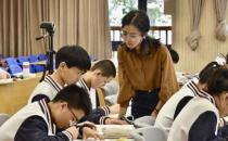 ​近四成中小学生抱怨学校午饭吃太晚 有孩子饿到低血糖