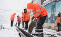 ​江西启动低温雨雪冰冻灾害四级应急响应 多趟列车晚点