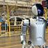 人形机器人“造车” 东风柳汽与优必选签署战略合作协议